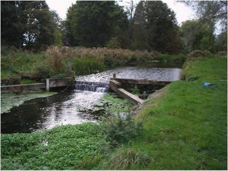 Weir in Little Stour at Seaton